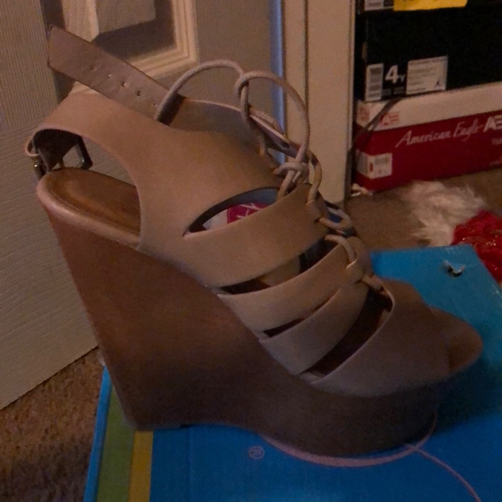 Tan wedges